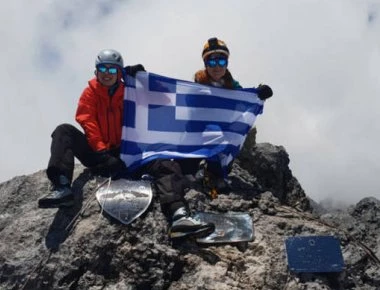 Δύο Ελληνίδες κατέκτησαν την υψηλότερη κορυφή της Ωκεανίας